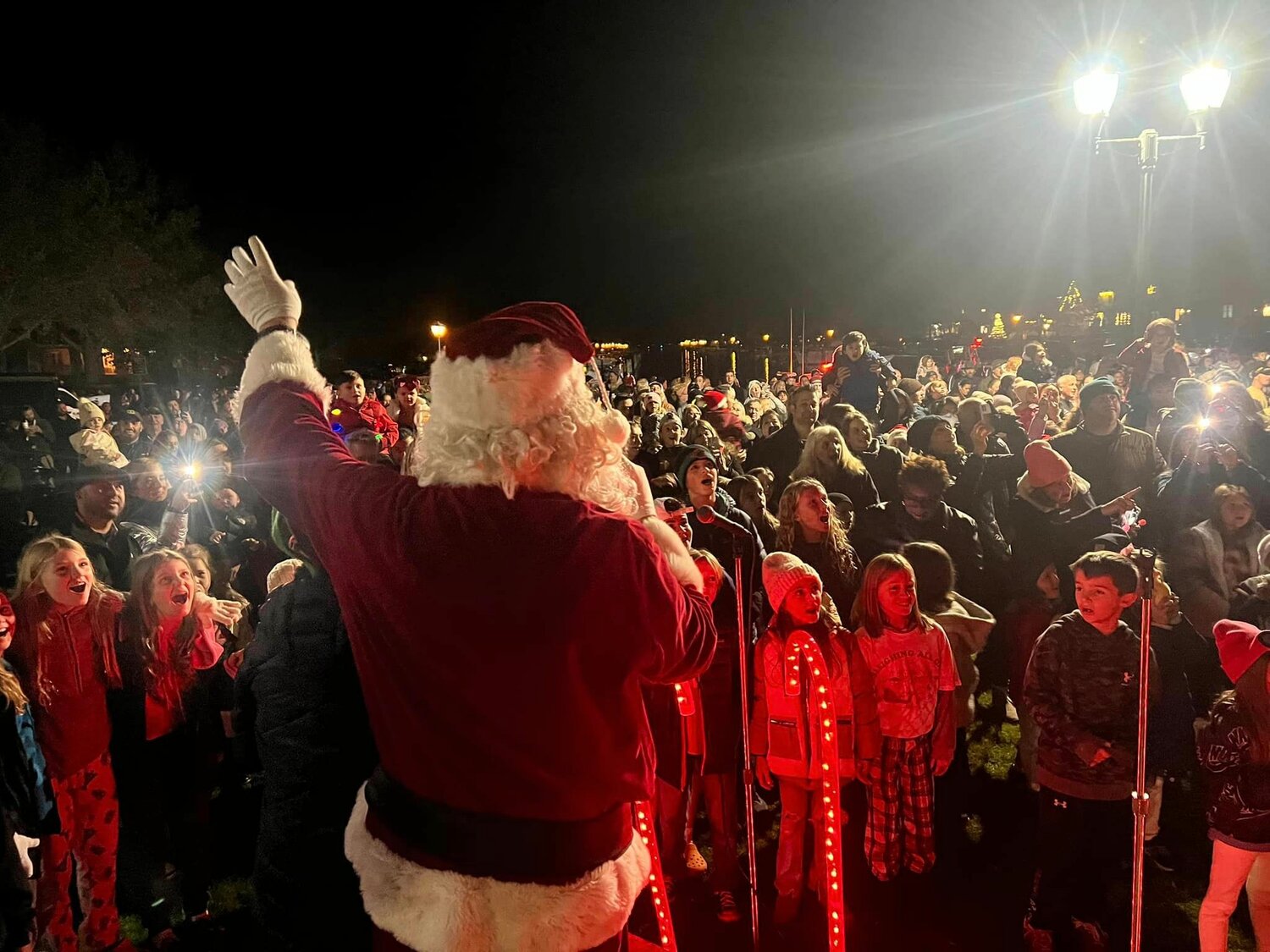 Santa will make a special appearance at the top of the canal Christmas tree lighting this year.
